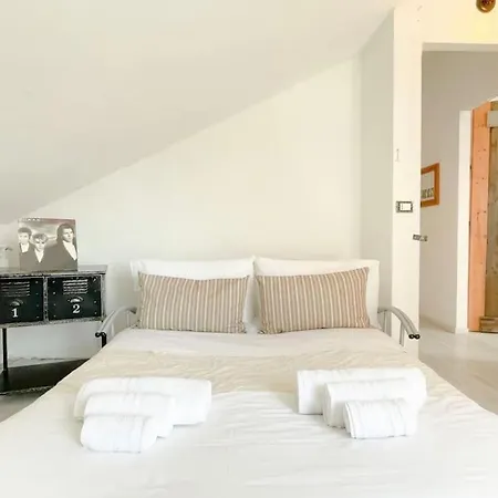 Appartement Mansarda Vista Mare A Zinola à Savone Extérieur photo