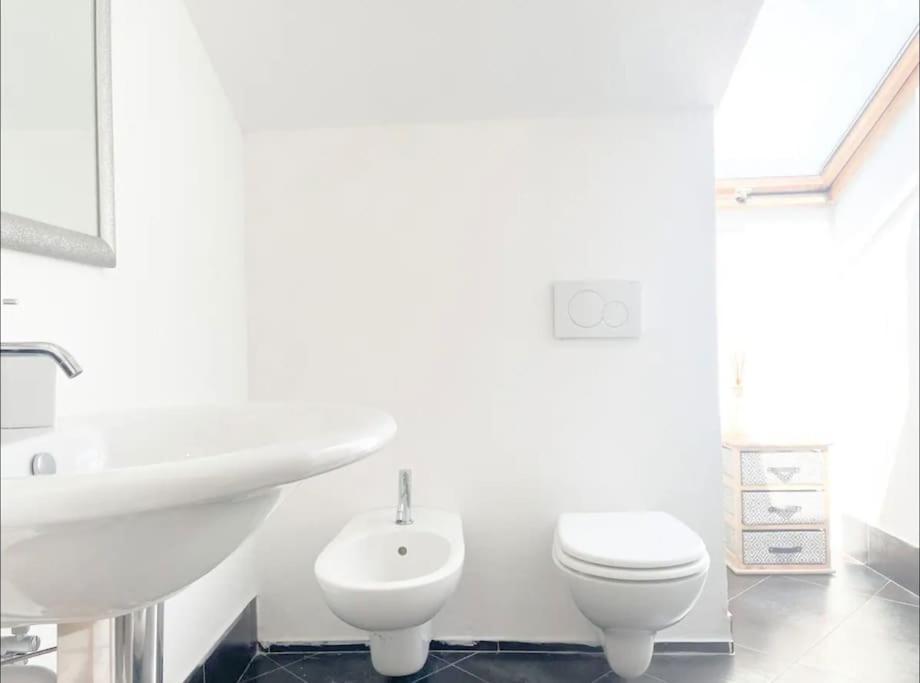 Apartment Mansarda Vista Mare A Zinola Savona