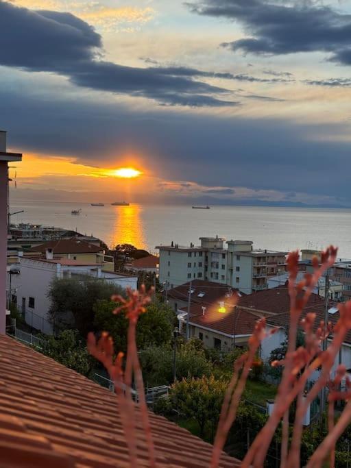 Apartment Mansarda Vista Mare A Zinola